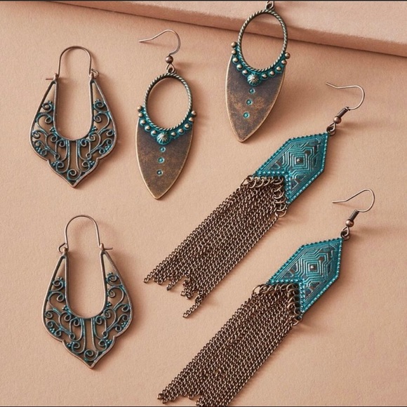 Veneto Earring Set - Picture 2 of 4